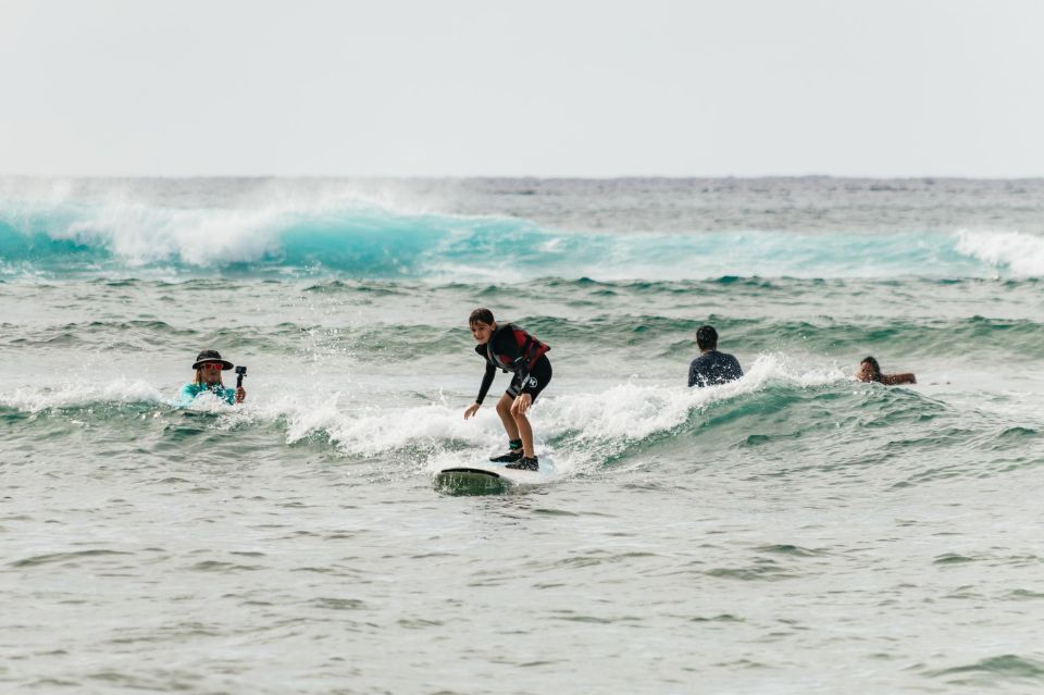 Oahu: Beginner-Friendly Waikiki Beach Surfing Lesson - Inclusions and Whats Provided