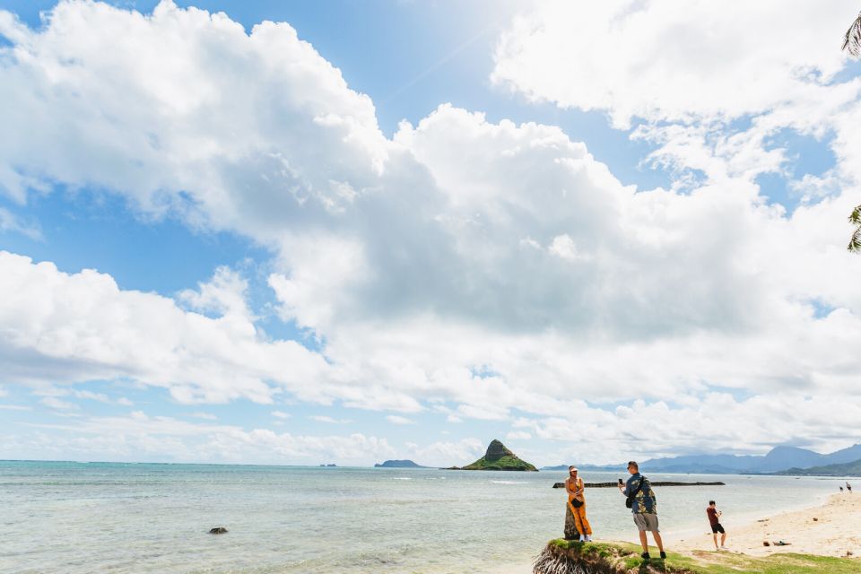Oahu: Circle Island Tour With Lunch & Waimea Waterfall - Pickup and Drop-off in Waikiki