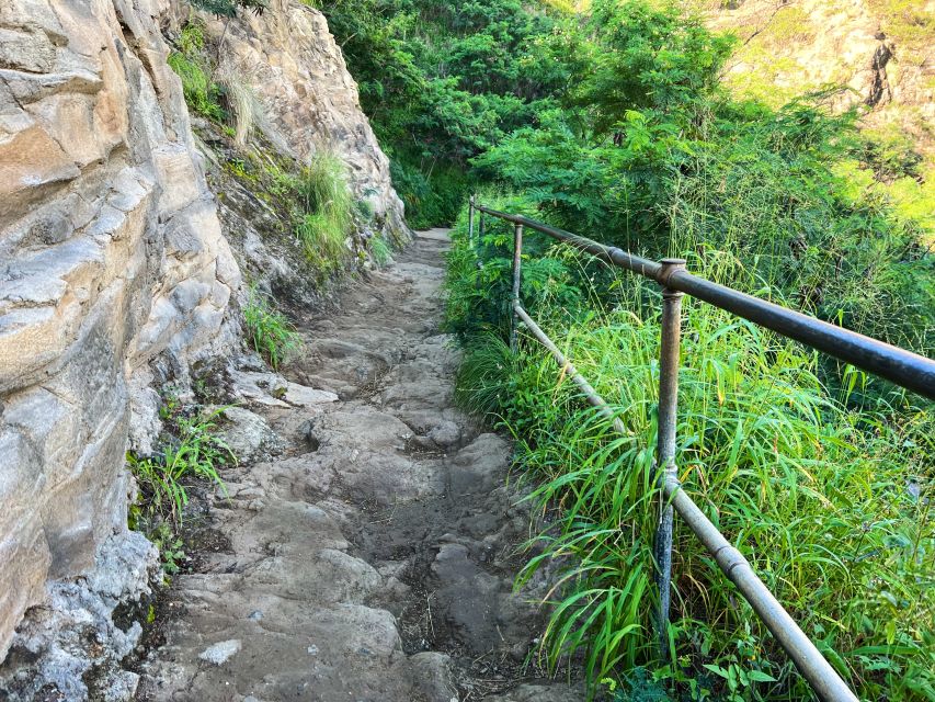 Oahu: Diamond Head Crater Trailhead Transfer & Entry Fee - Restrictions