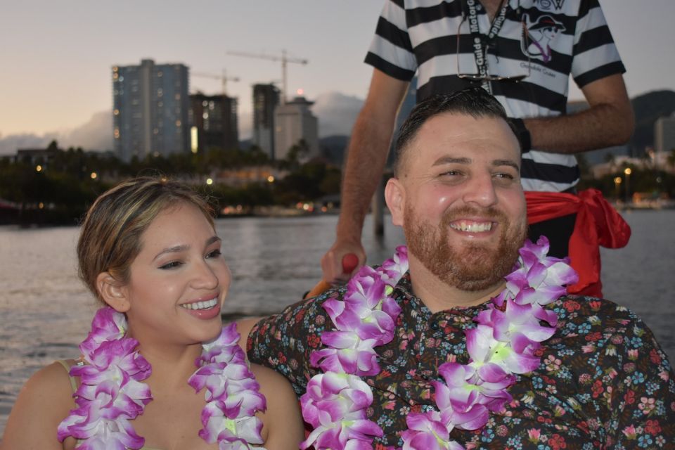 Oahu: Fireworks Cruise - Ultimate Luxury Gondola With Drinks - Group Options and Highlights