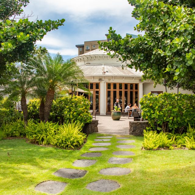 Oahu: Full-Day Guided Hawaiian Food and Photo Tour - Small Group Exploration