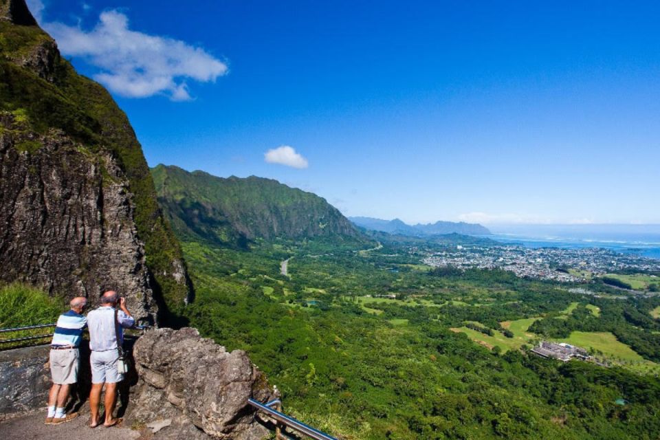 Oahu: Guided Tour of North Shore and Waimea Botanical Garden - Local Food Tasting