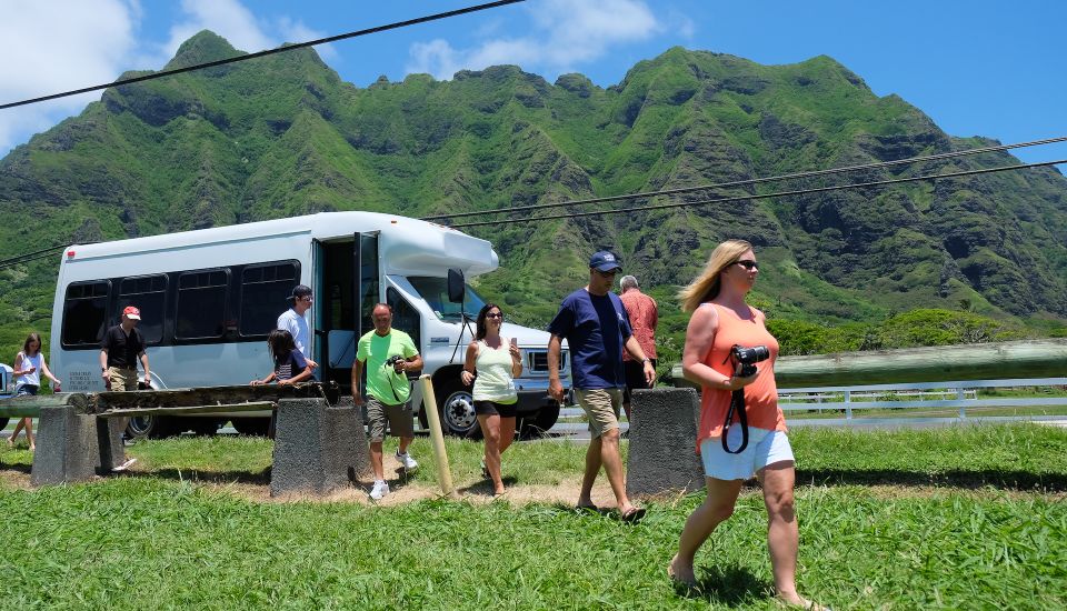 Oahu Hidden Gems & Waimea Botanical Garden/Waterfall Tour - Macadamia Nut Farm