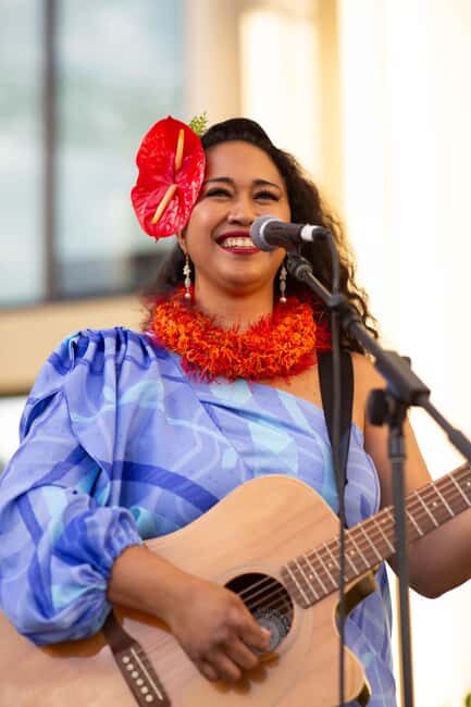 Oahu: N Lei Aloha Lau & Dinner or Cocktail Show Option - FAQ