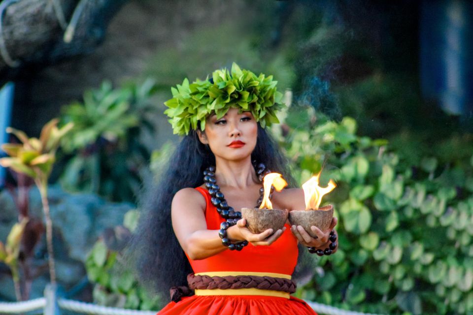 Oahu: Oceanfront Luau at the Waikiki Aquarium - Key Points