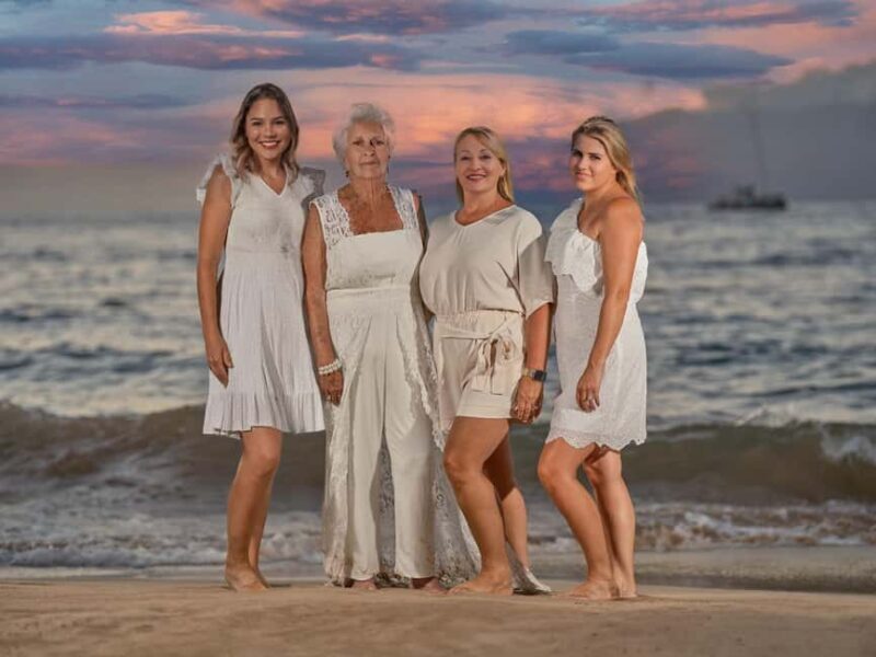 Oahu: Professional Photographer Couples and Families - Why Choose This Photo Experience in Oahu?