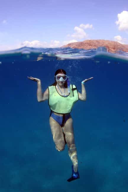 Oahu: Snorkeling & Dolphin Watch Cruise w/ Luau Style Buffet - Snorkeling in Pristine Waters
