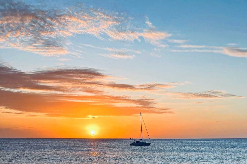 Oahu: Sunset Sailing in Small Intimate Groups - Inclusions