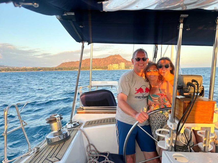 Oahu: Sunset Sailing in Small Intimate Groups - Sunset Sailing Experience