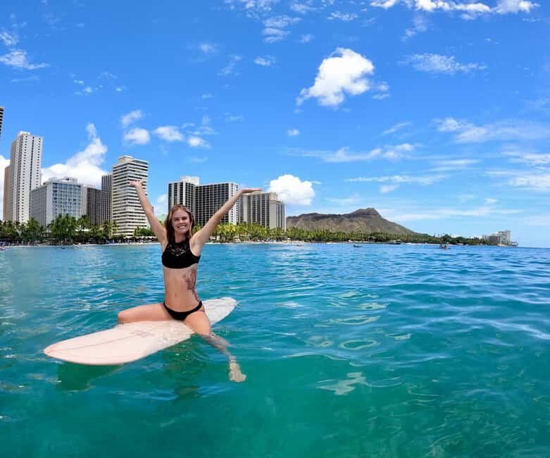 Oahu: Waikiki Beginner Private Surf Lesson- Female Guide - The Experience Itself