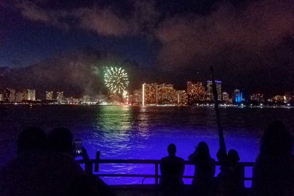 Oahu: Waikiki BYOB Friday Night Fireworks Cruise - Meeting Point