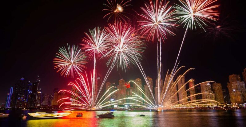 Oahu: Waikiki Fireworks Boat Cruise from Oahu - FAQ