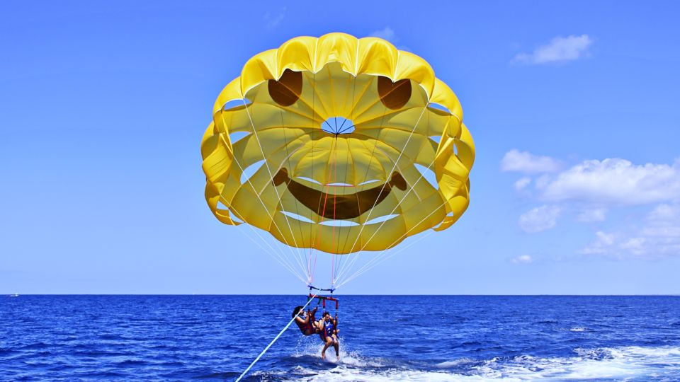 Oahu: Waikiki Parasailing - What to Expect