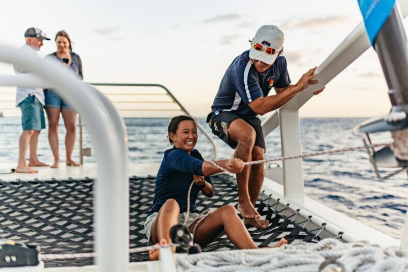 Oahu: Waikiki Sunset Catamaran Cocktail Cruise - FAQ