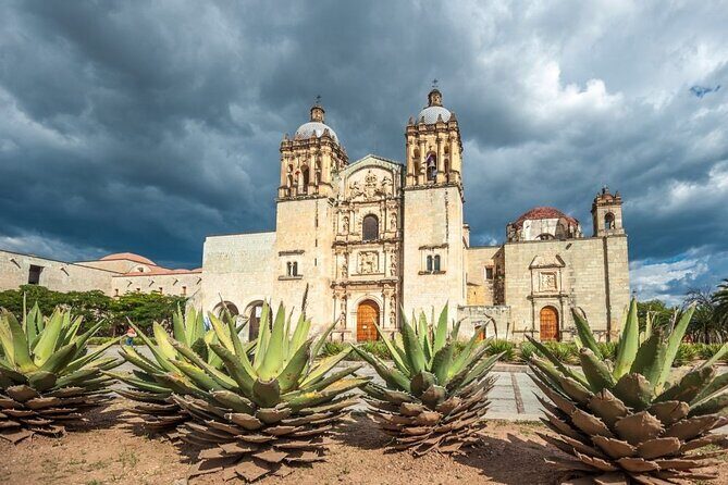Oaxaca City tour - Santo Domingo museum & the colorful market - The Sum Up  