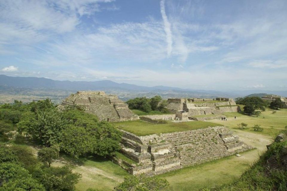 Oaxaca: Monte Alban & Atzompa Private Tour - Pottery Activities in Atzompa