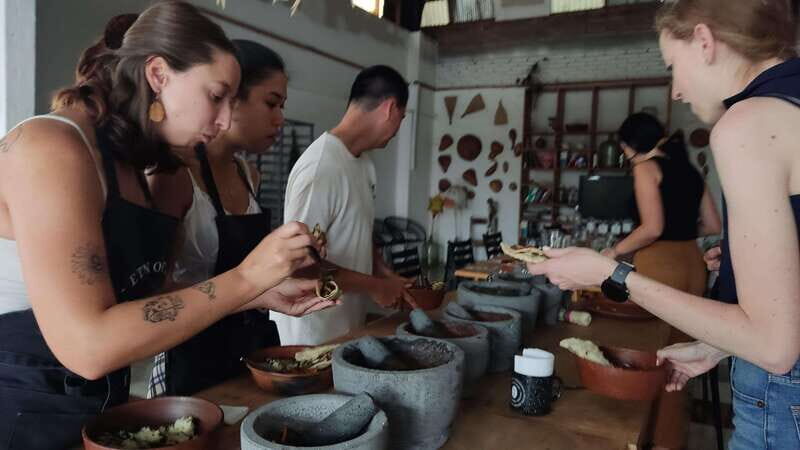 Oaxaca: Oaxacan Mole Workshop with a Traditional Cook - FAQ