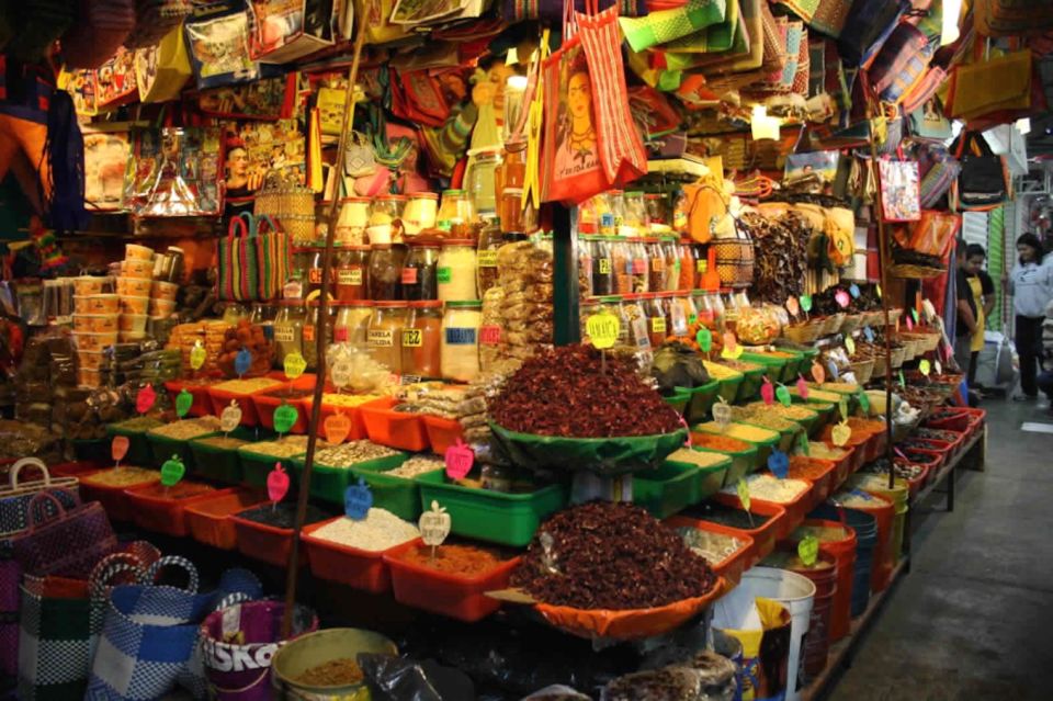 Oaxaca: Traditional Oaxacan Cooking Class With Market Visit - Exploring the Local Markets