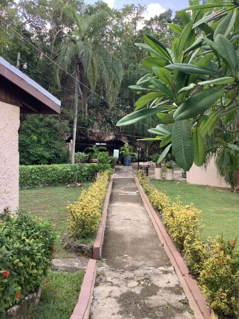 Ocho Rios: Green Grotto Caves Guided Tour with Transfers - Exploring the Green Grotto Caves