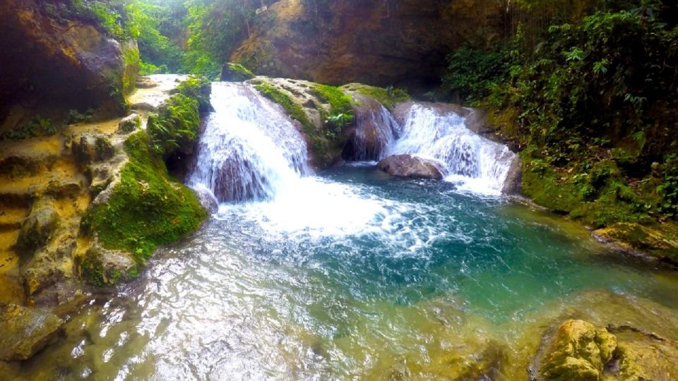 Ocho Rios: Island Tripe Ziplining, Tubing and Blue Hole - River Tubing Adventure