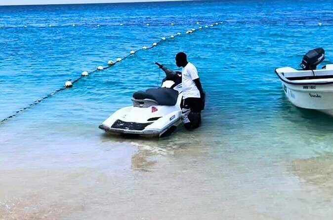 Ocho Rios Parasailing or Jet Skiing Adventure - The Sum Up