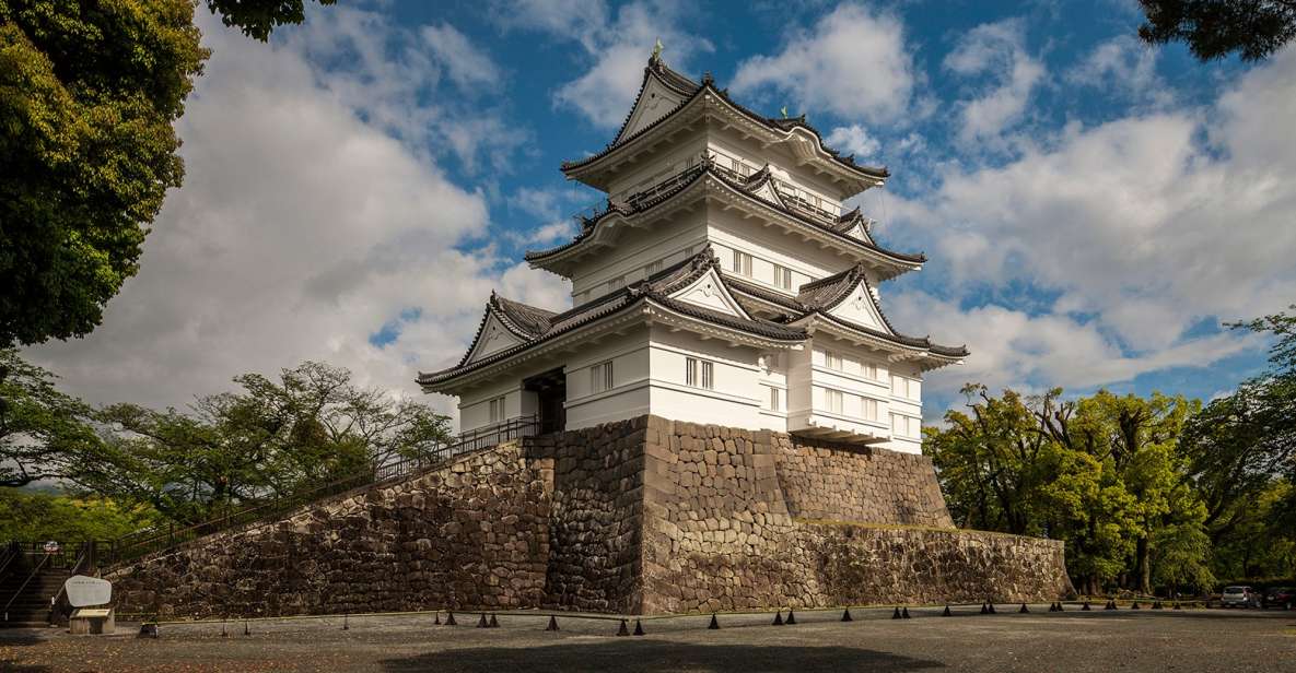 Odawara: Odawara Castle Tenshukaku Entrance Ticket - Discovering Samurai Swords and Armor