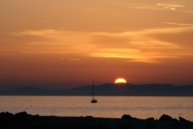 Odyssey of the Secrets of Santorini - A 3-hour Private Tour - The Price and Its Value