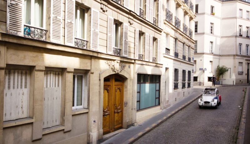 Off-the-Beaten Track in Paris: 2-Hour Vintage 2CV Tour - Unique 2CV Experience