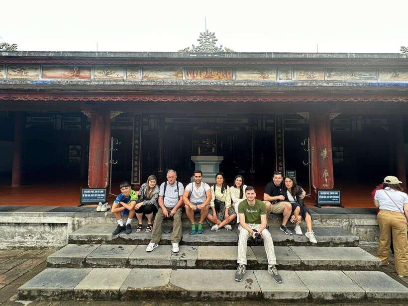 Official Hue: Dragon Boat, Imperial Citadel, & Market Tour - Dong Ba Market Experience