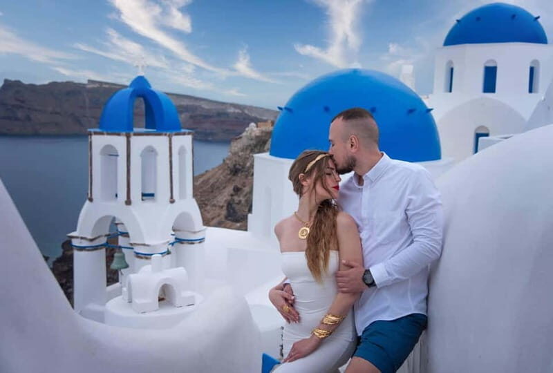 Oía: Santorini Professional Photoshoot with Edited Photos - An Introduction to the Experience