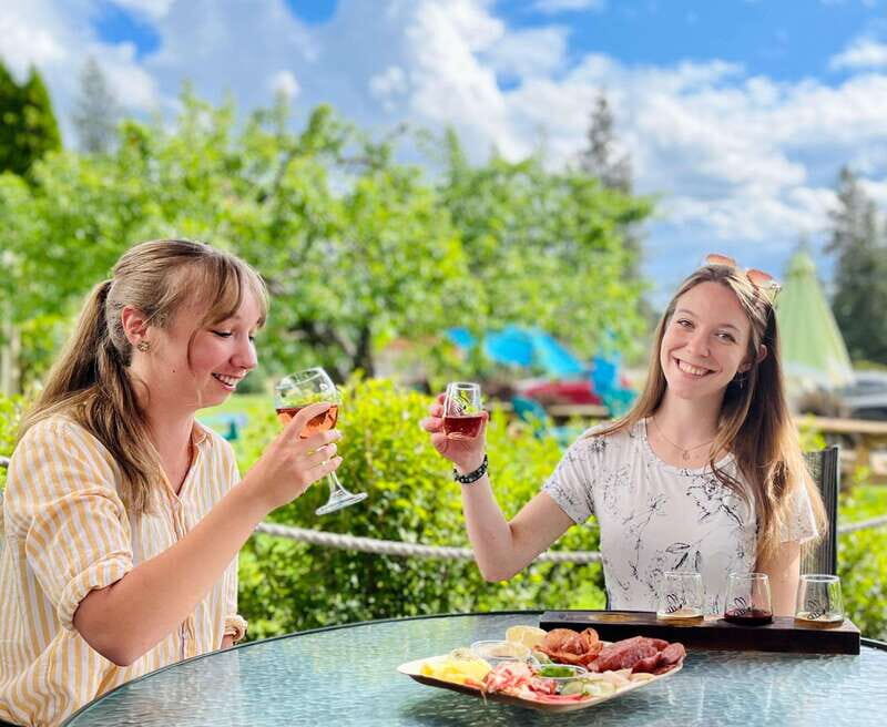 Okanagan Bee Tour, Wine Tasting and Lunch at Kelowna Winery - Key Points