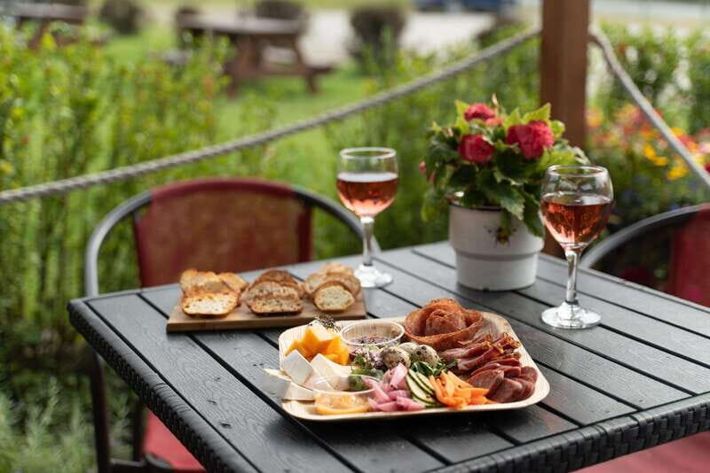 Okanagan Bee Tour, Wine Tasting and Lunch at Kelowna Winery - FAQ