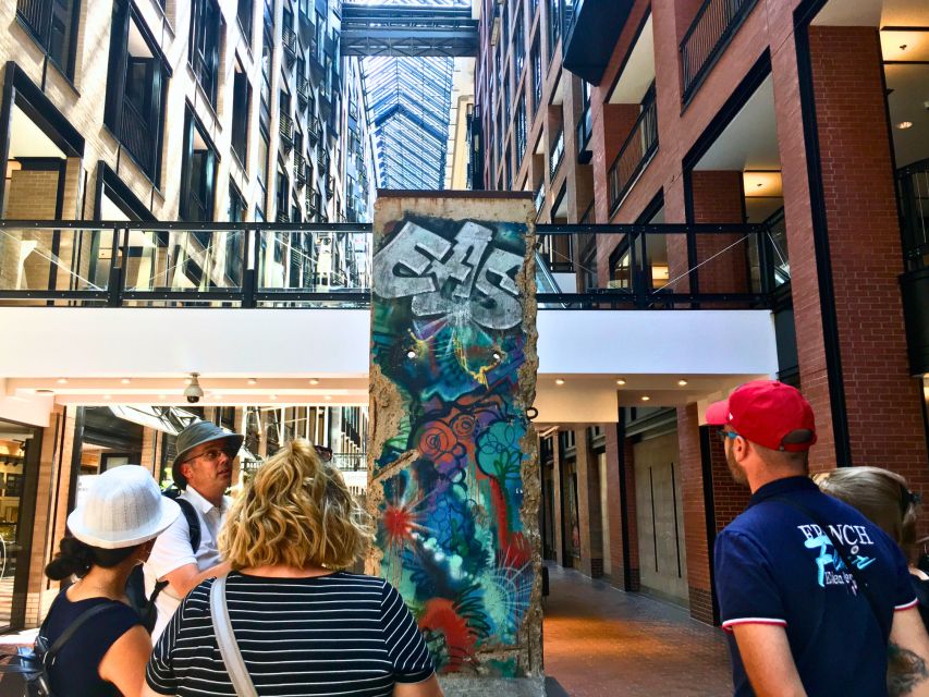 Old Montreal: 2-Hour VIP Walking Tour - Rest-stop Treat