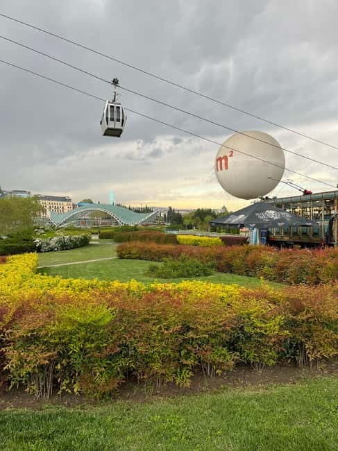 Old Tbilisi Private Walking Tour with Wine and Cable Car - The Experience: What Travelers Say