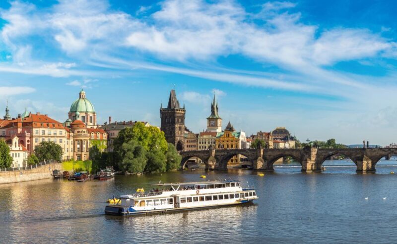 Old Town Prague Walking Tour - Key Points