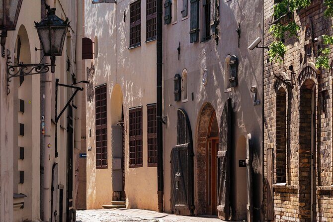 Old Town Sightseeing Tour in Riga by Electro Bus - Key Points