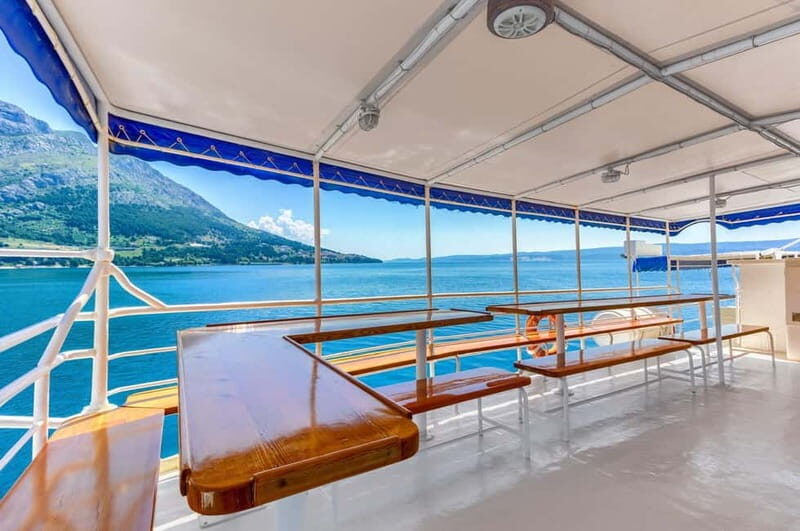 Omi: Sunset Boat Trip to Puia (Bra island) with Dinner - Frequently Asked Questions