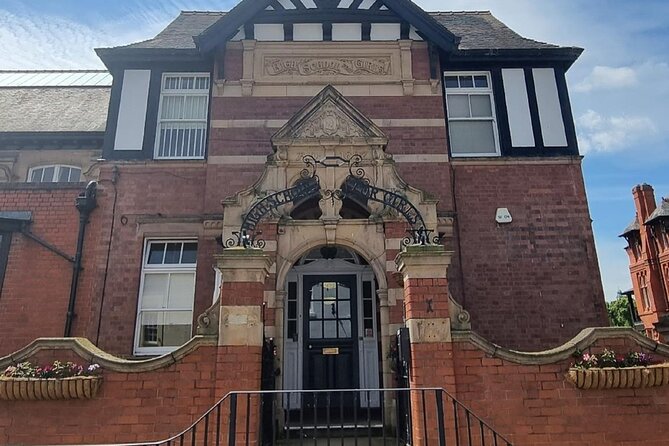 On the Origins of Charles Darwin: A Self-Guided Audio Tour of Shrewsbury - Significant Locations in Shrewsbury