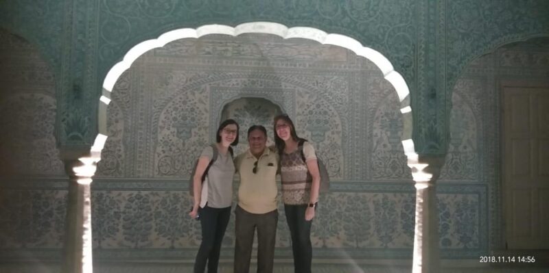One Day Ayodhya Tour From Varanasi - Inclusions and Amenities