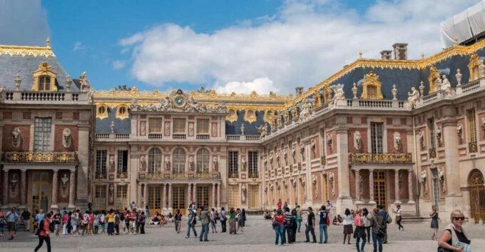 One Day in the Life of Louis XIV (Palace of Versailles) - Court Etiquette and Social Dynamics