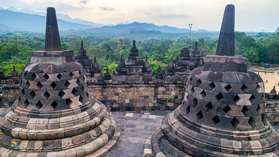 One Day Tour: Borobudur Climb - Prambanan and Sewu Temple - Key Points