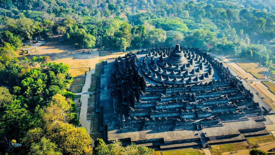 One Day Tour: Borobudur Climb - Prambanan and Sewu Temple - Journey to Prambanan Temple