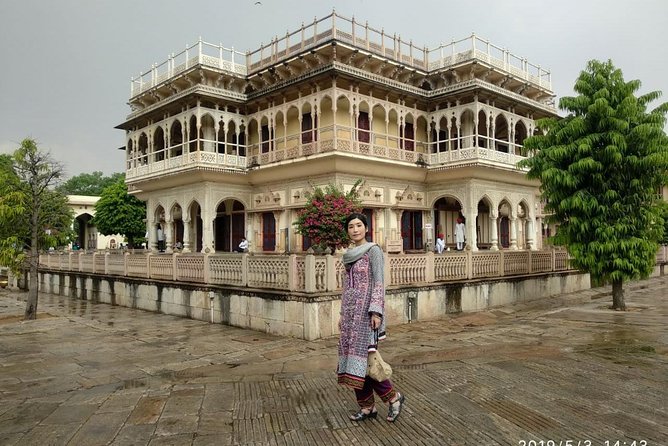 One Day Tour In Pink City With Guide - Included Services