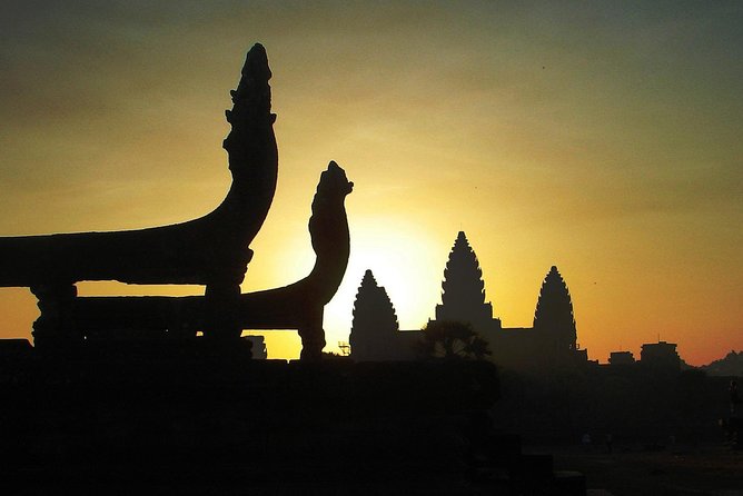 One Day Tour With Sunrise in Car With A/C or Van & Guide. - Personalized Attention