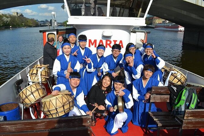 One Hour Boat Tour on Vltava River - Booking Options