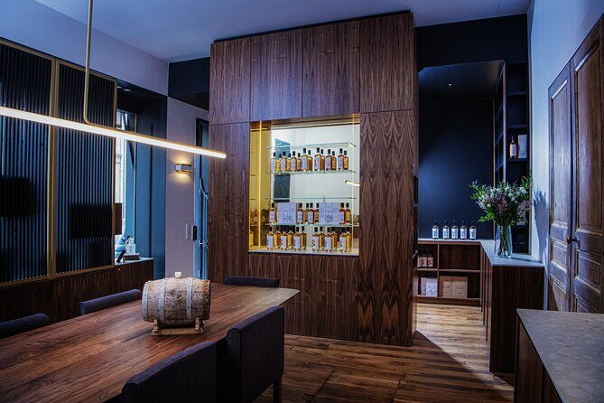 One hour of French Whisky and Food - An In-Depth Look at the Experience