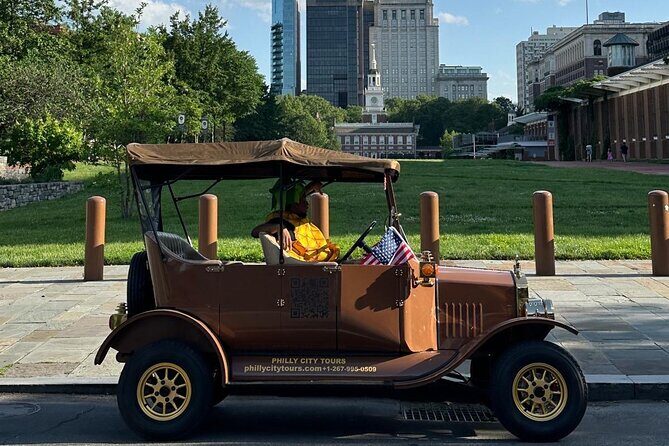 One Hour Tour Of Philadelphia Historical Sites In A Vintage Car - The Practical Side: Transportation, Timing, and Group Size