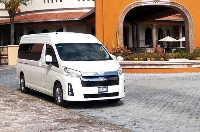 One Way Airport Transfer from SJD-Hotel or Hotel-SJD Cabo San Lucas Zone - The Experience in Practice