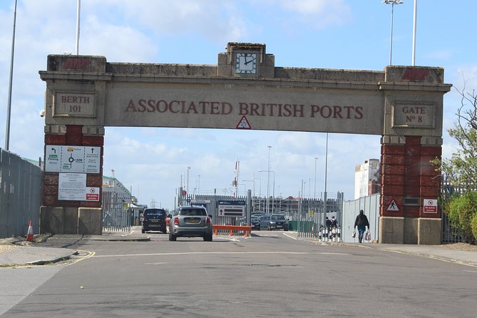 One Way or Round Trip Private Transfer From London to Southampton Cruise Port - Service Options and Inclusions