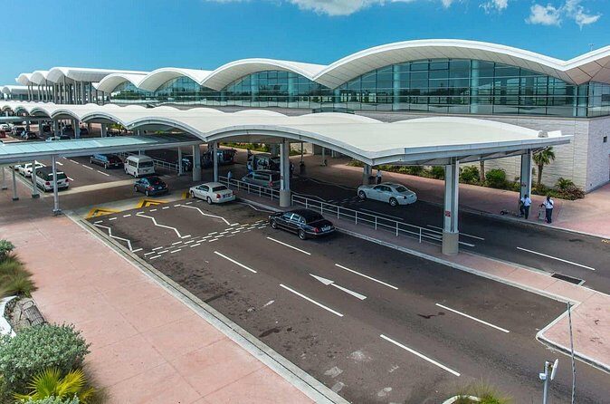 One Way Private Airport Transfer for 4 People or Less - What To Expect from the Nassau Airport Transfer